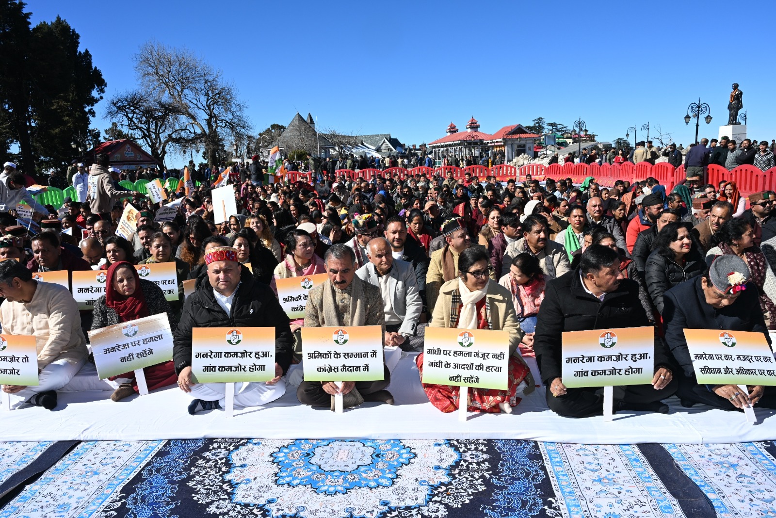 Chief Minister pays tribute to Mahatma Gandhi on Martyr Day